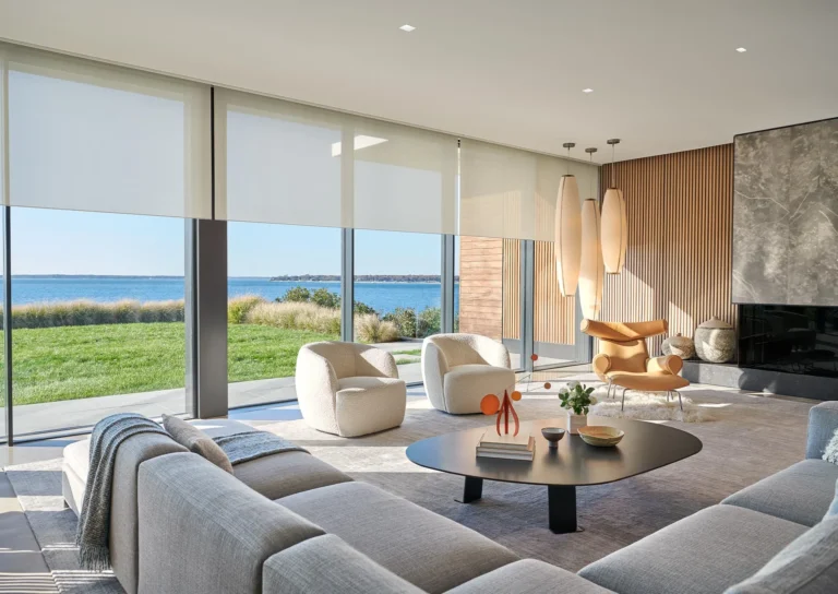 Recessed motorised blinds